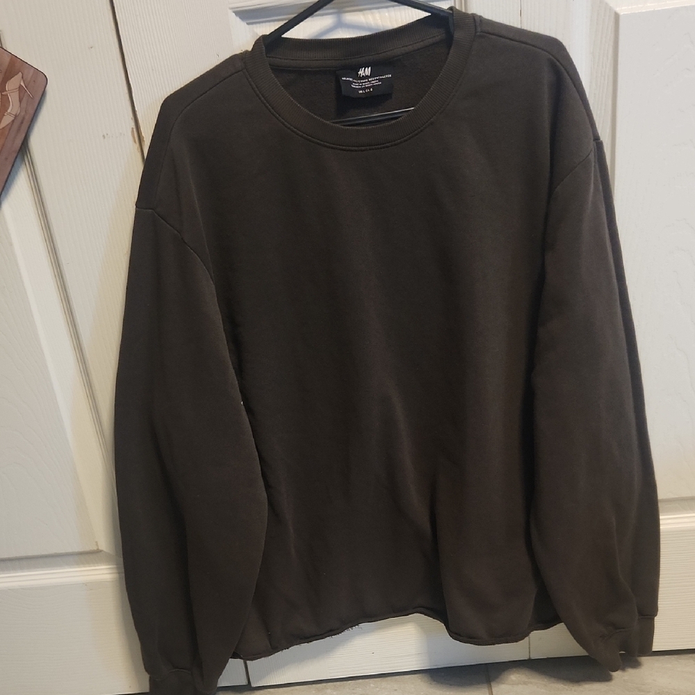H&M Dark Brown Sweatshirt
